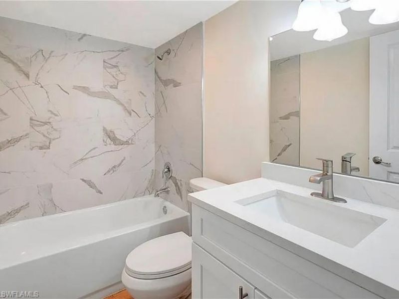 1900 Alamanda Dr, Unit 202, Naples, FL 34102 Photo