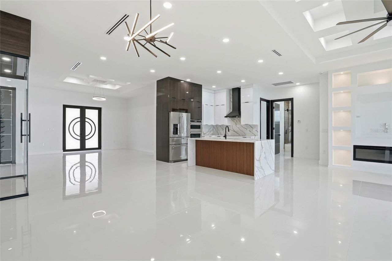 7013 N Clearview Avenue, Tampa, FL 33614 Photo