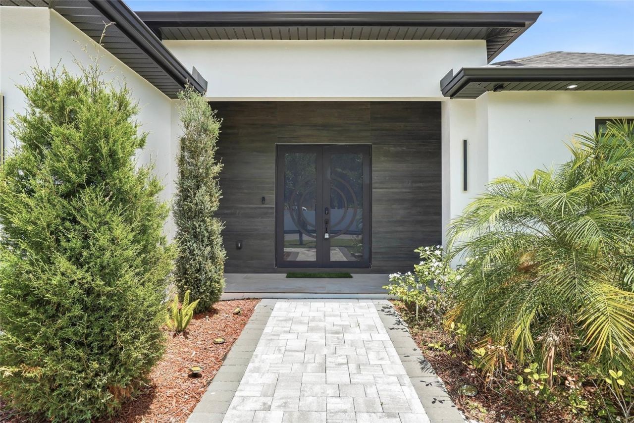 7013 N Clearview Avenue, Tampa, FL 33614 Photo