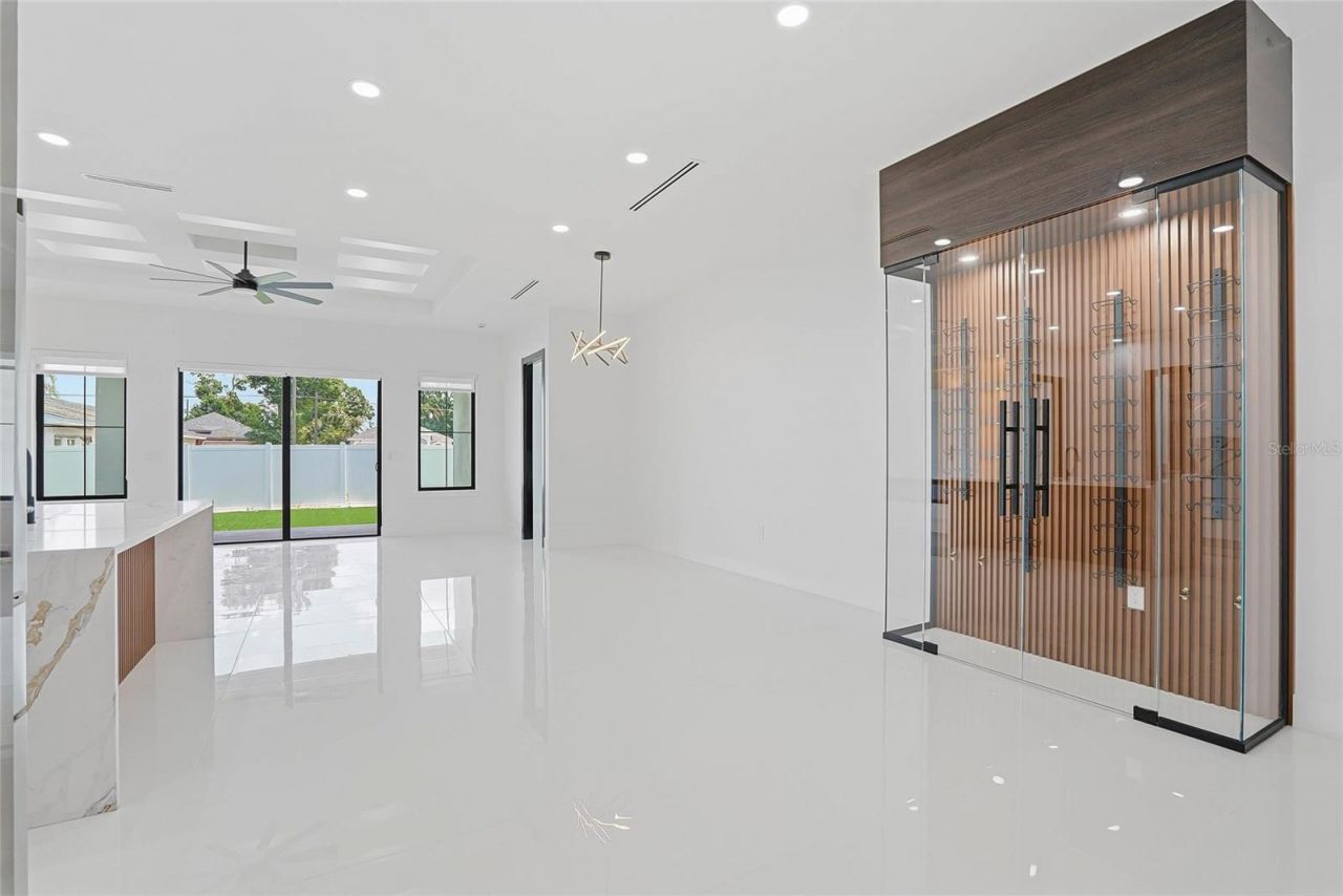7013 N Clearview Avenue, Tampa, FL 33614 Photo