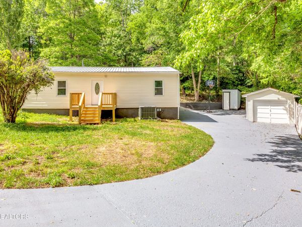 601 Carrie Circle, Strawberry Plains, TN 37871