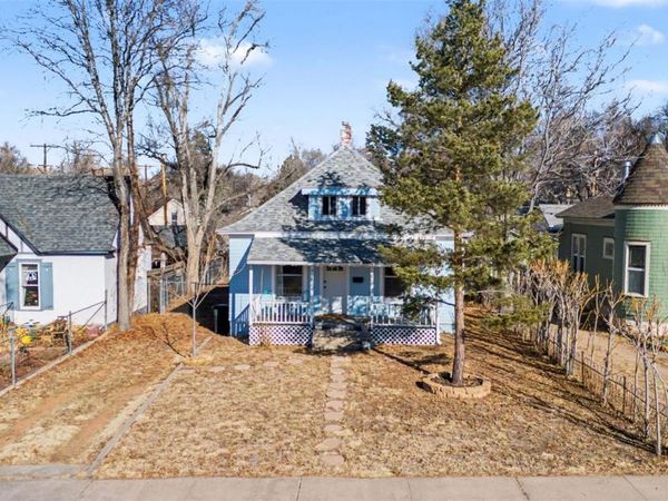 808 E Monument Street , Colorado Springs, CO 80903