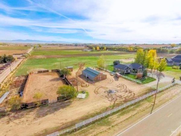 25940 Lansing Ln, Middleton, ID 83644