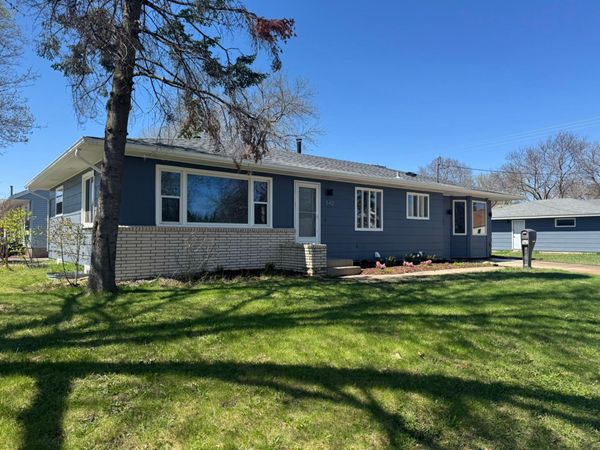 540 E 2nd Street , Waconia, MN 55387