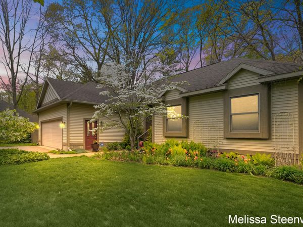 2740 Hittle Creek Drive, Fruitport, MI 49415