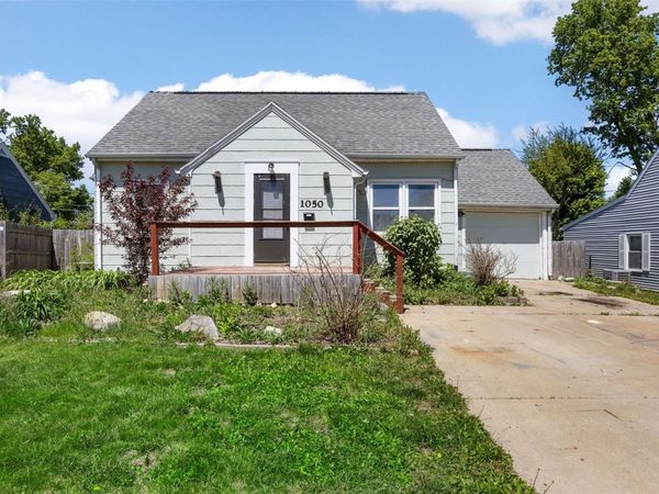 1050 27th Street NE, Cedar Rapids, IA 52402