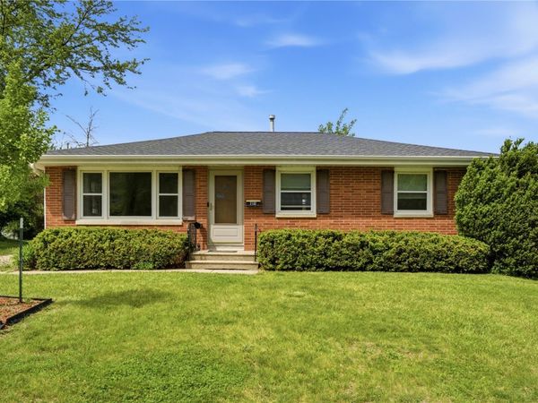 2132 Larry Drive NE, Cedar Rapids, IA 52402