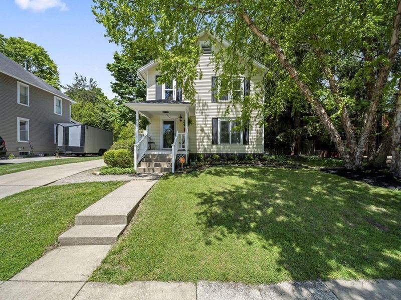 124 W Maple Street, Granville, OH 43023 Photo 2