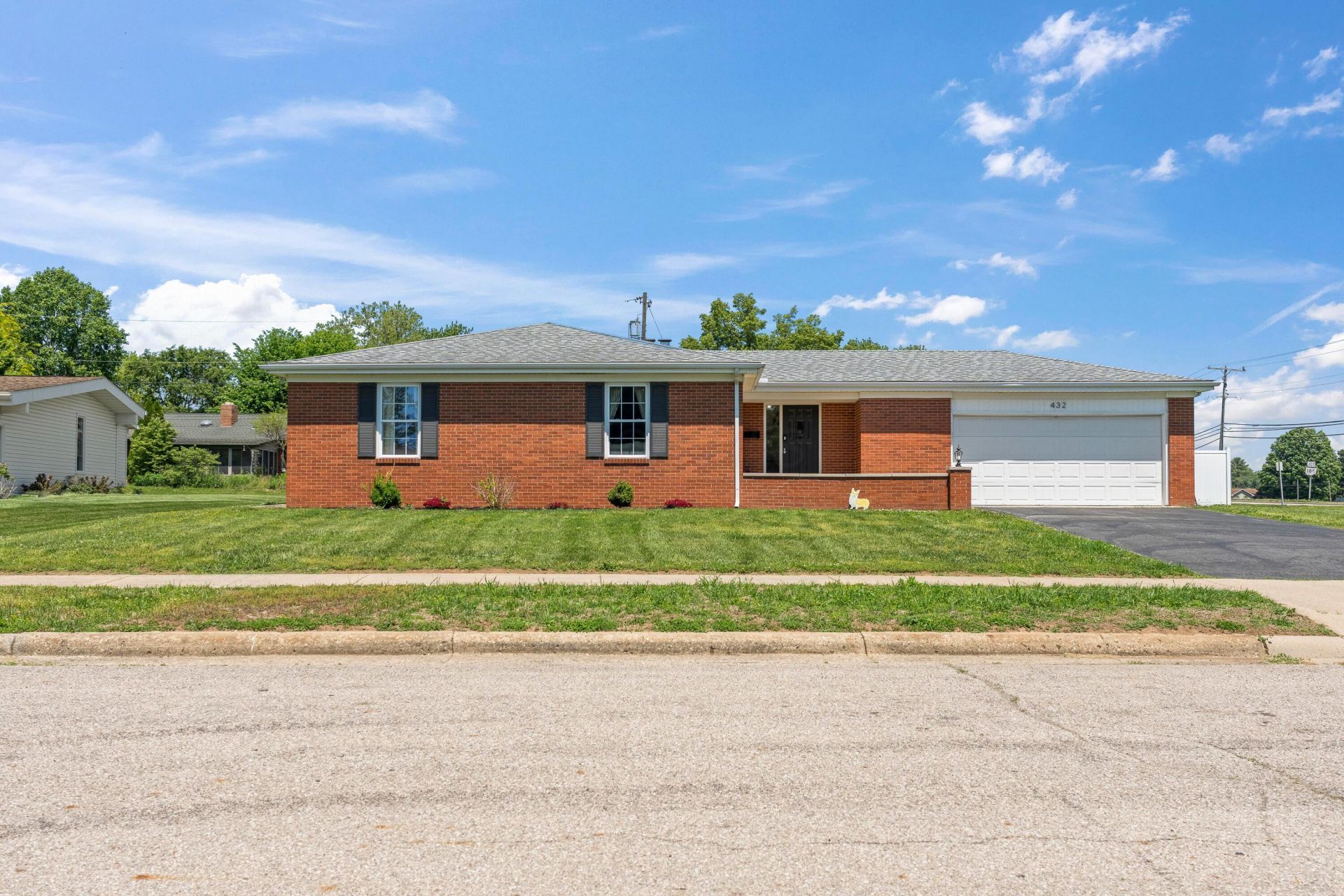 432 Glenmont Court , Circleville, OH 43113 Main Photo