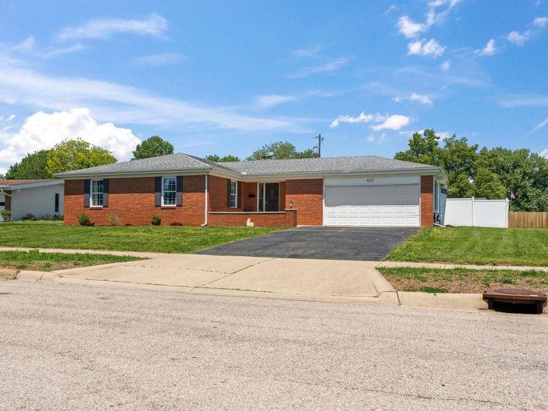 432 Glenmont Court, Circleville, OH 43113 Photo 2