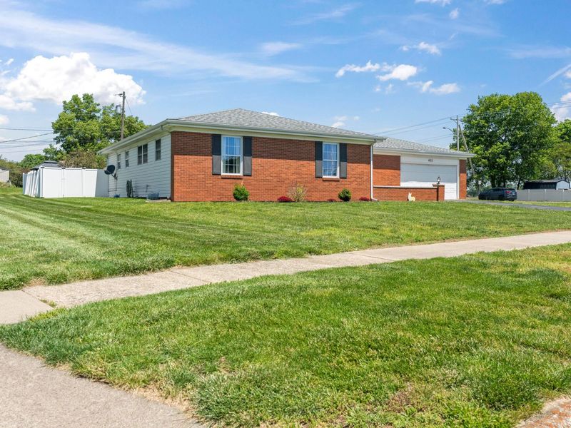 432 Glenmont Court, Circleville, OH 43113 Photo 6