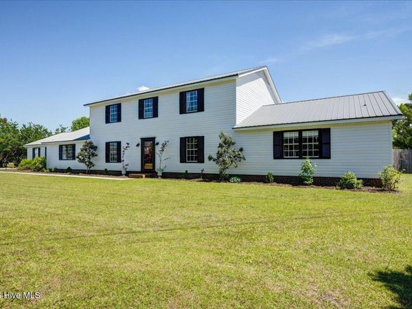 1917 Champion Drive, Morehead City, NC 28557