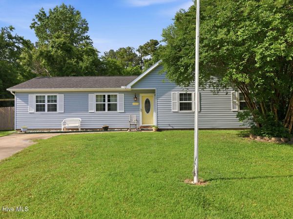 712 Conifer Circle, Jacksonville, NC 28540