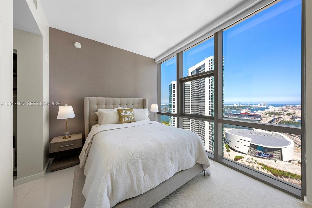 851 NE 1st Ave , Unit 3711, Miami, FL 33132 Photo