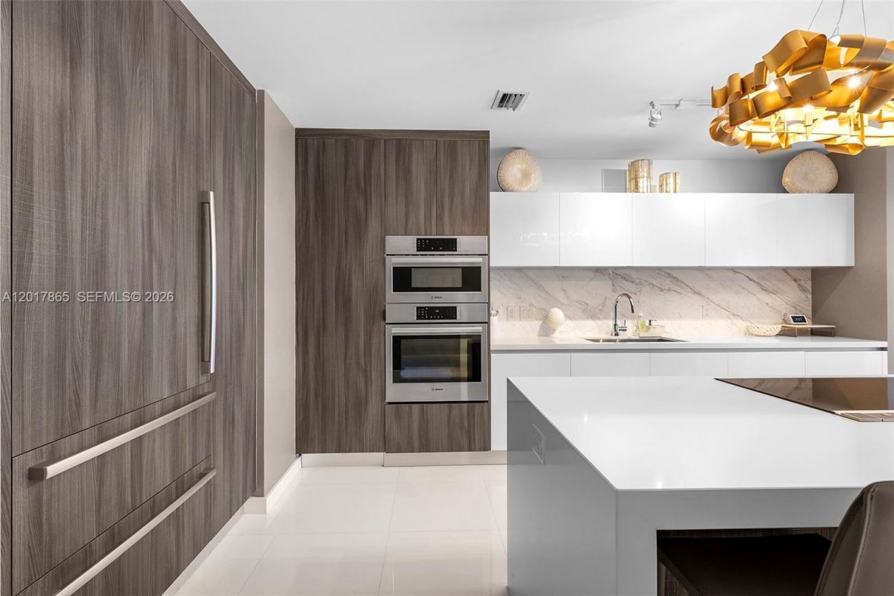 851 NE 1st Ave , Unit 3711, Miami, FL 33132 Photo