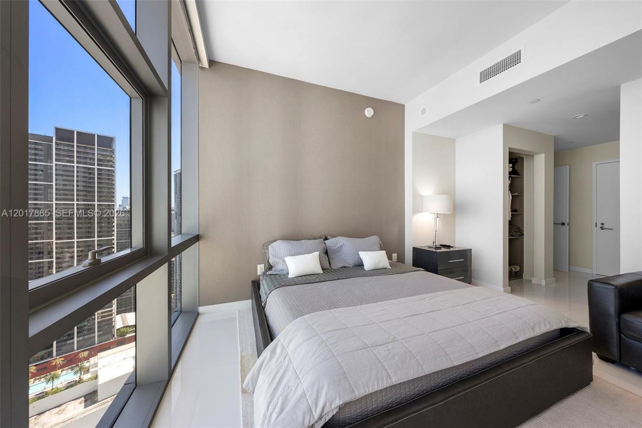 851 NE 1st Ave , Unit 3711, Miami, FL 33132 Photo