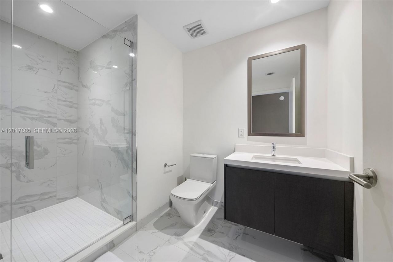 851 NE 1st Ave , Unit 3711, Miami, FL 33132 Photo