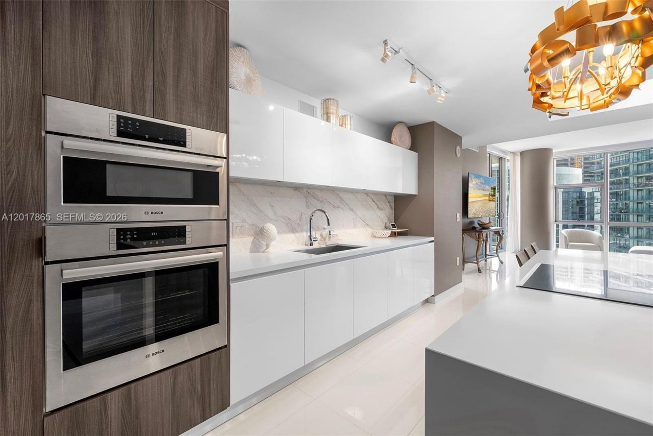 851 NE 1st Ave , Unit 3711, Miami, FL 33132 Photo