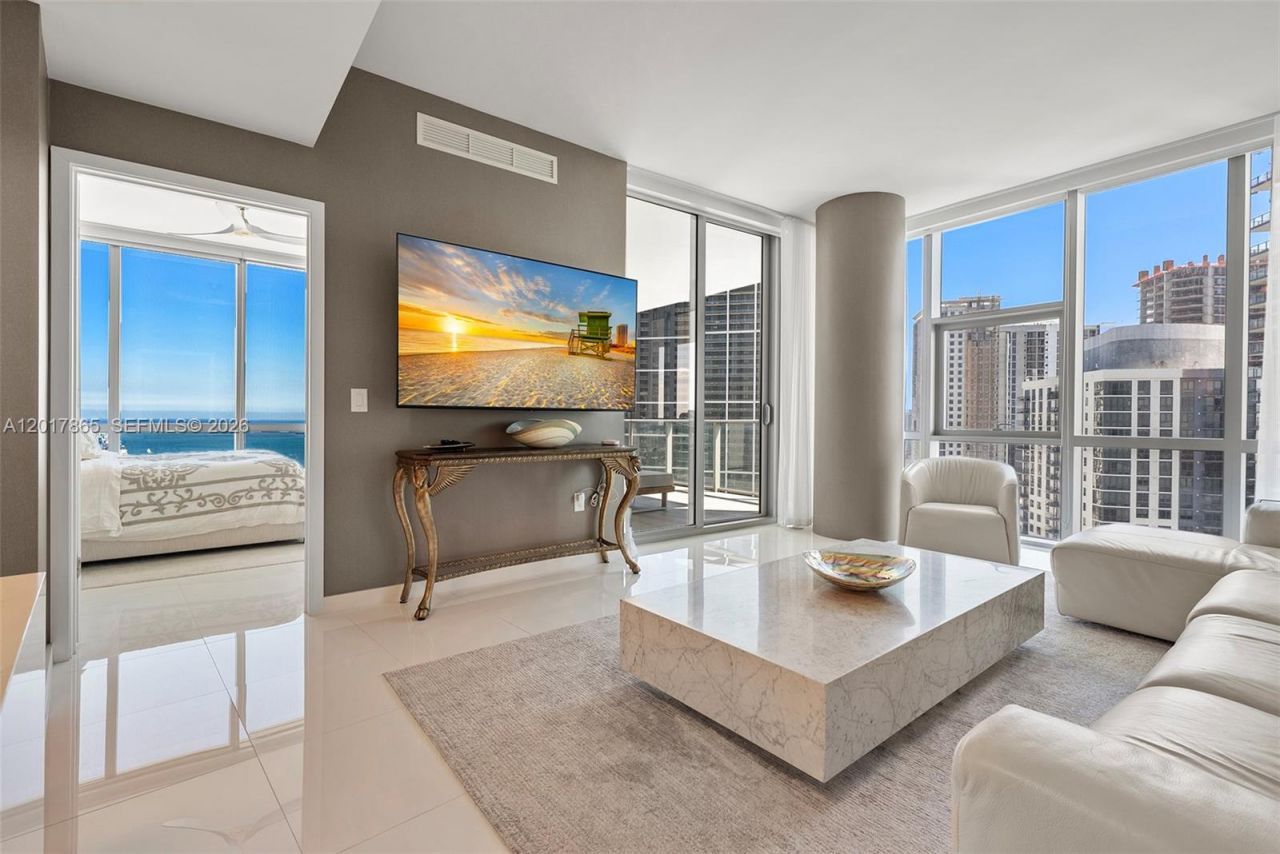 851 NE 1st Ave , Unit 3711, Miami, FL 33132 Photo