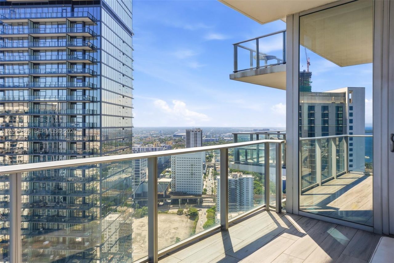 851 NE 1st Ave , Unit 3711, Miami, FL 33132 Photo