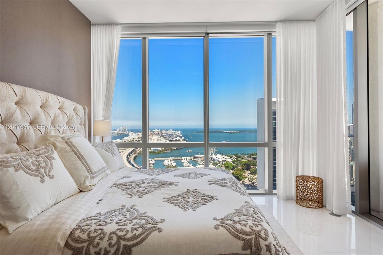 851 NE 1st Ave , Unit 3711, Miami, FL 33132 Photo