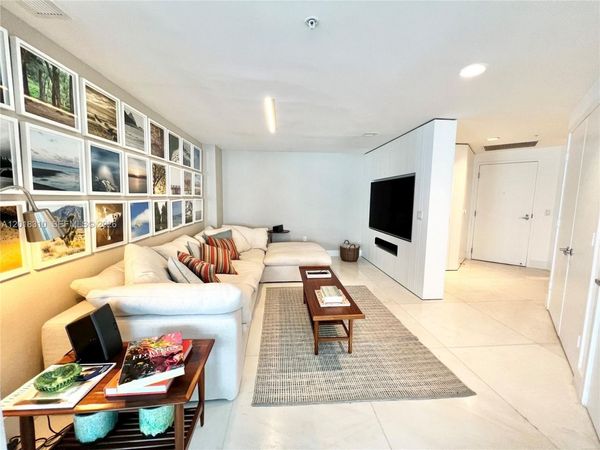 17111 Biscayne Blvd , Unit 1102, North Miami Beach, FL 33160