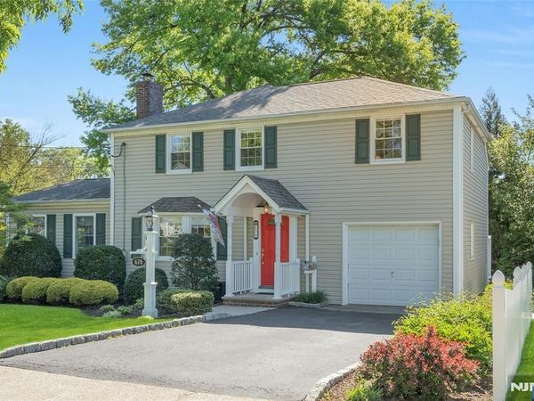 678 Millbrook Road, RIVER EDGE, NJ 07661