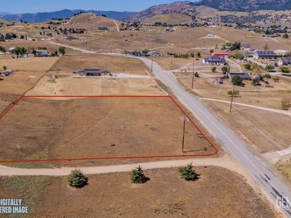 0 Black oak , Tehachapi, CA 93561