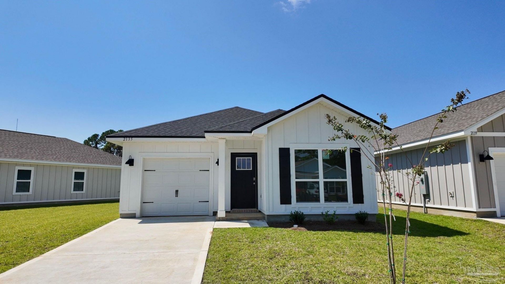 2135 Aqua St, Gulf Breeze, FL 32563 Main Photo