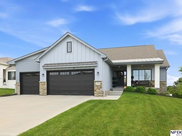 21733 K Street , Elkhorn, NE 68022