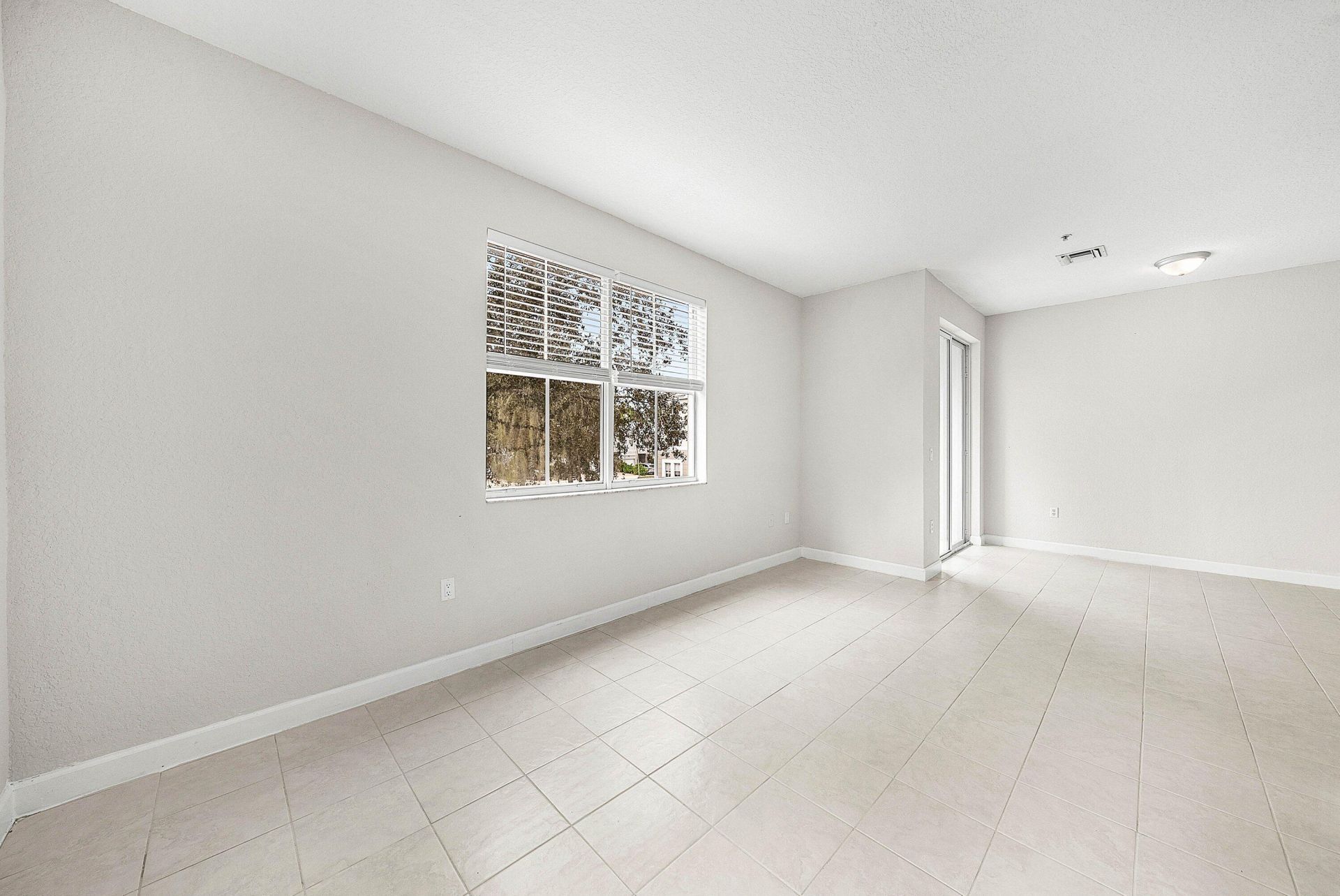1008 SW Shoma Drive, Unit 394, Royal Palm Beach, FL 33414 Photo