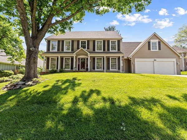 513 Pinewood Drive, St Joseph, MO 64506