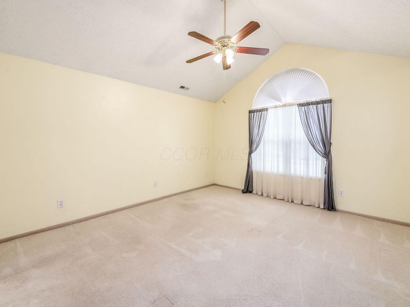 5805 Ravine Creek Drive, Grove City, OH 43123 Photo 13