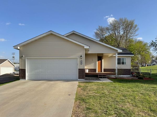 640 3rd Street SE, Cokato, MN 55321