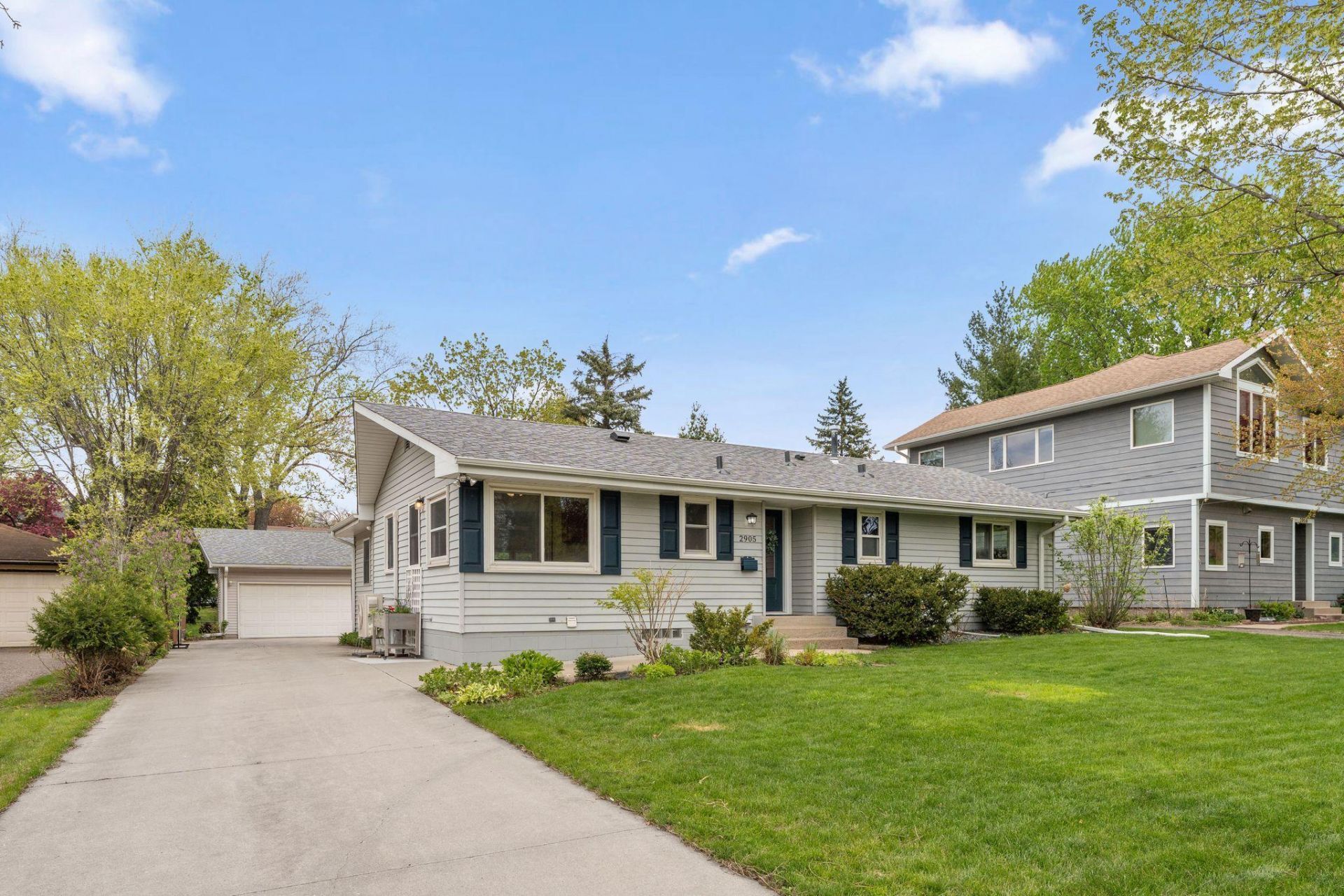 2905 Townview Avenue Ne, Saint Anthony, MN 55418 Main Photo