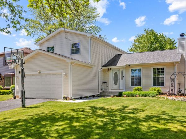 898 Debra Lane , Elk Grove Village, IL 60007