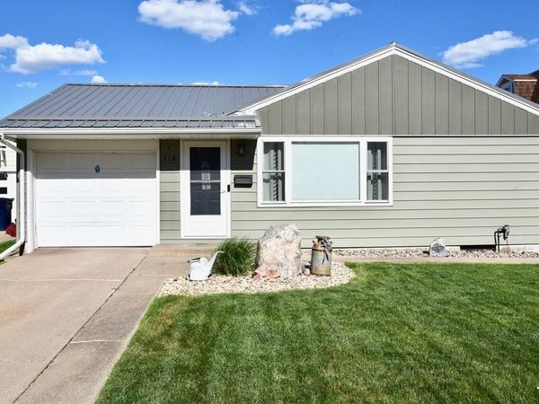 618 N Huron Avenue, Pierre, SD 57501