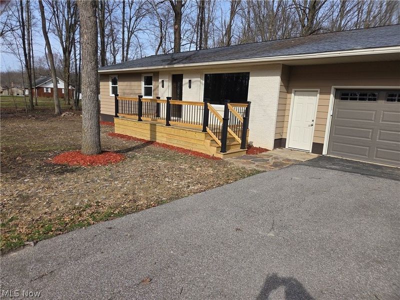 1075 NE River Road, Lake Milton, OH 44429 Photo 2