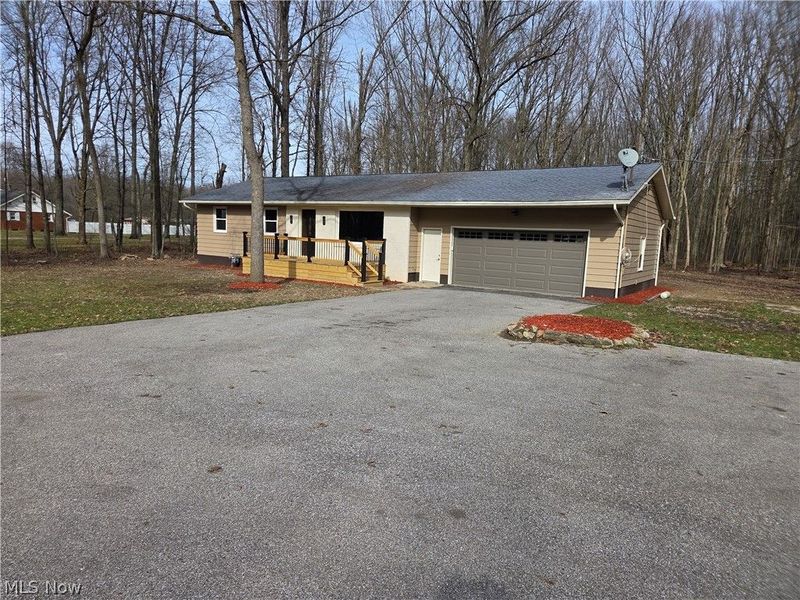 1075 NE River Road, Lake Milton, OH 44429 Photo 4