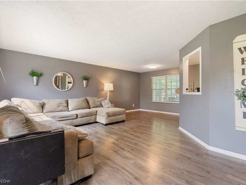 6470 Pilot Knob Avenue NE, Louisville, OH 44641 Photo 5