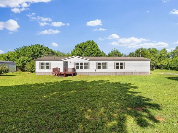 201 Burntwood Drive, Tuttle, OK 73089