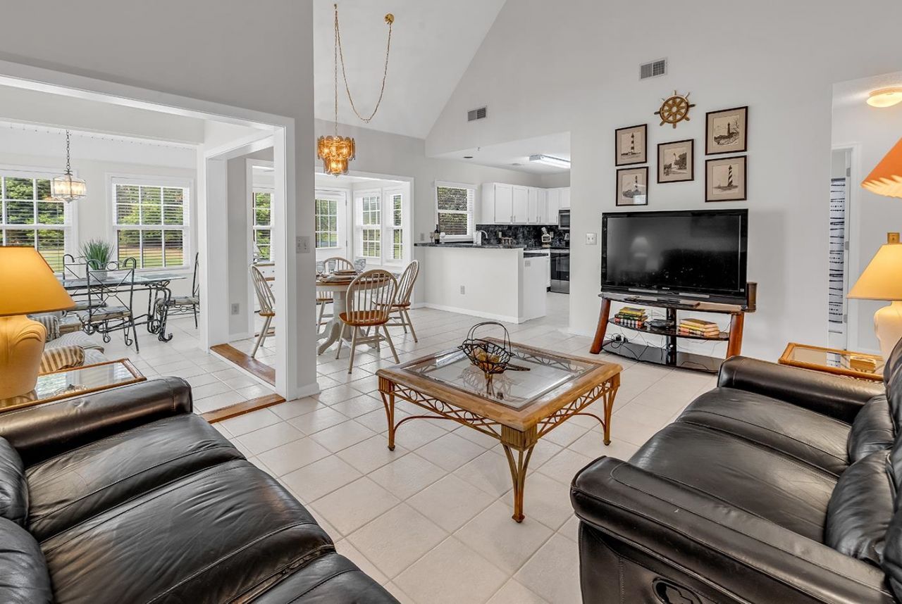 4540 Spyglass Dr. Photo 9