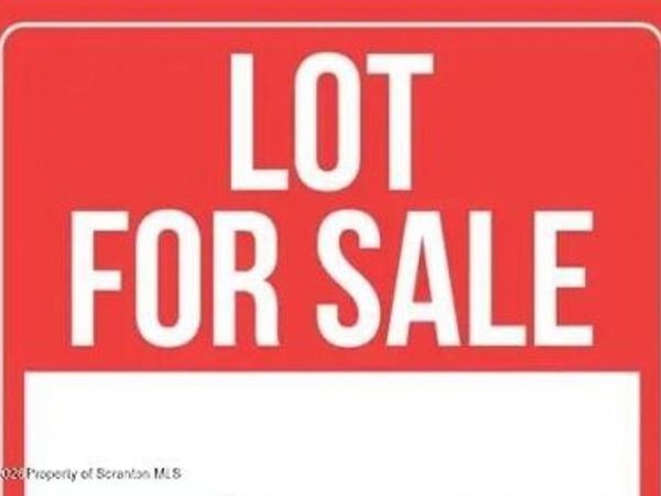 500-502 Snapdragon Drive , Moosic, PA 18507