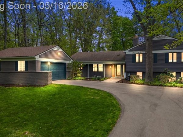 28455 Wellington Street, Farmington Hills, MI 48334