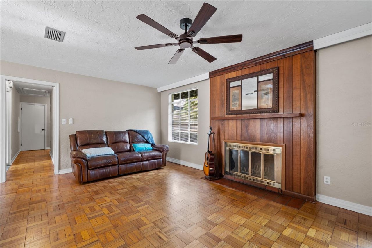 2002 NW 11th Road , Gainesville, FL 32605 Photo