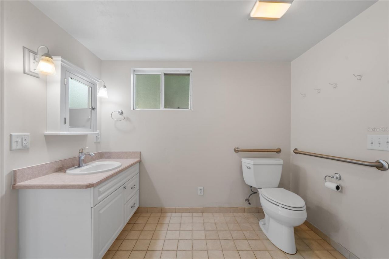 2002 NW 11th Road , Gainesville, FL 32605 Photo