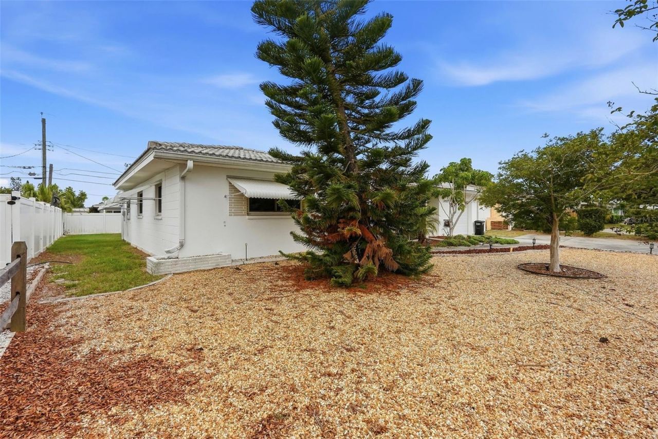 11422 62nd Avenue, Seminole, FL 33772 Photo