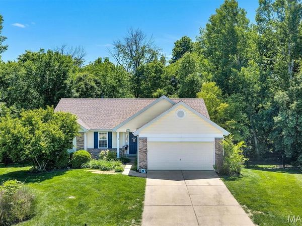 1233 Powell Place , Pacific, MO 63069