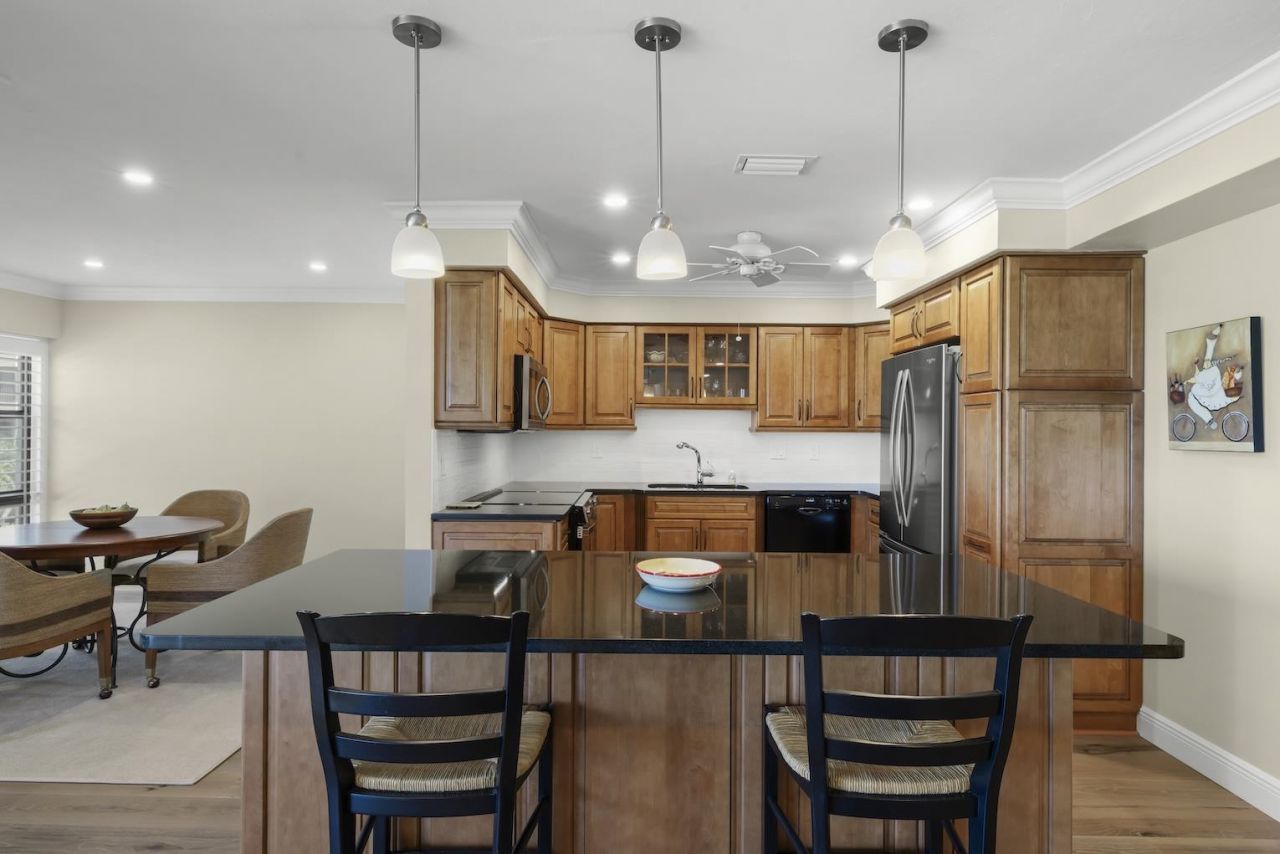 2721 W Gulf Dr, Unit 205, Sanibel, FL 33957 Photo
