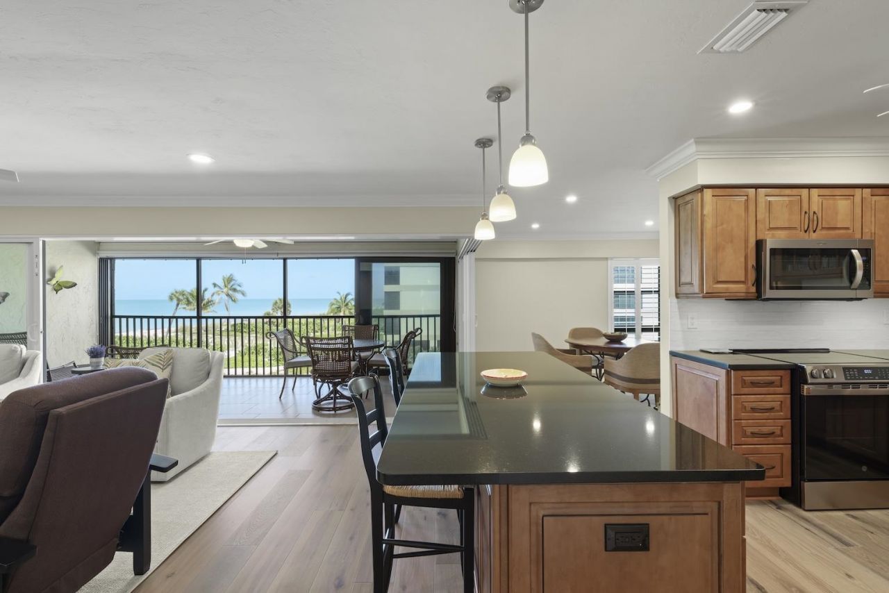 2721 W Gulf Dr, Unit 205, Sanibel, FL 33957 Photo